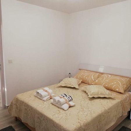 Apartment White Pula Ngoại thất bức ảnh