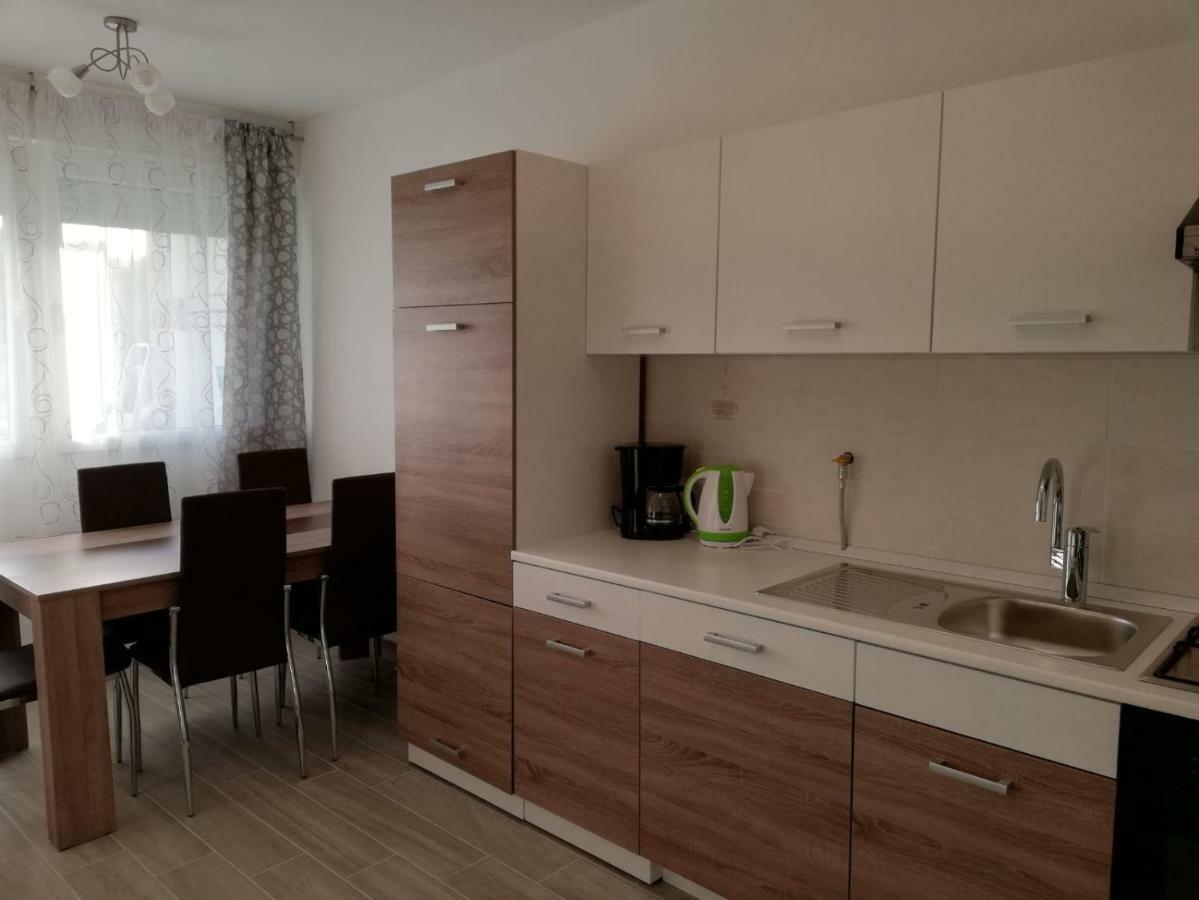 Apartment White Pula Ngoại thất bức ảnh