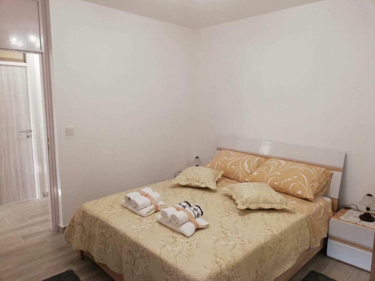 Apartment White Pula Ngoại thất bức ảnh
