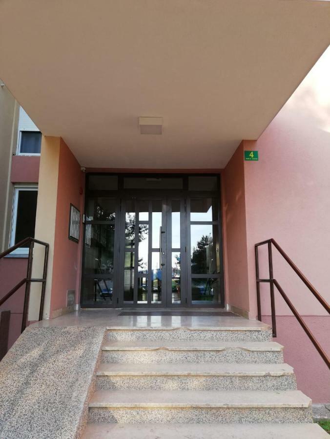 Apartment White Pula Ngoại thất bức ảnh