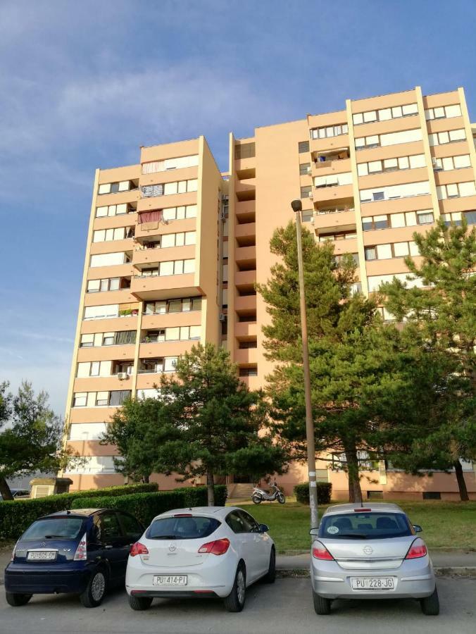 Apartment White Pula Ngoại thất bức ảnh